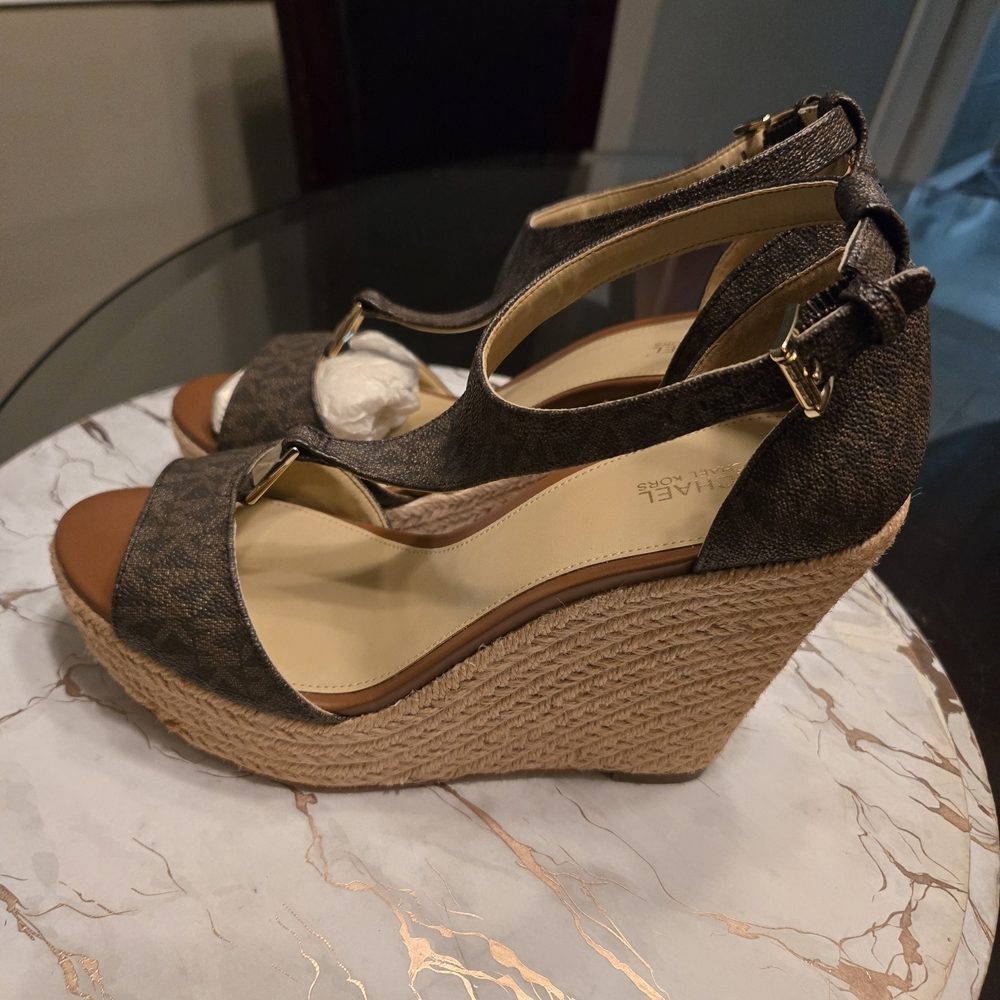 Stylish Brown Wedge Sandals